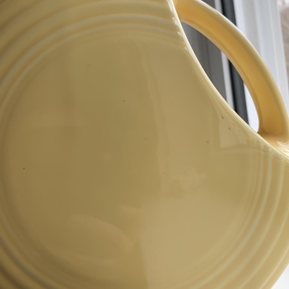 VINTAGE Fiestaware Yellow Pitcher - Picture 11 of 15